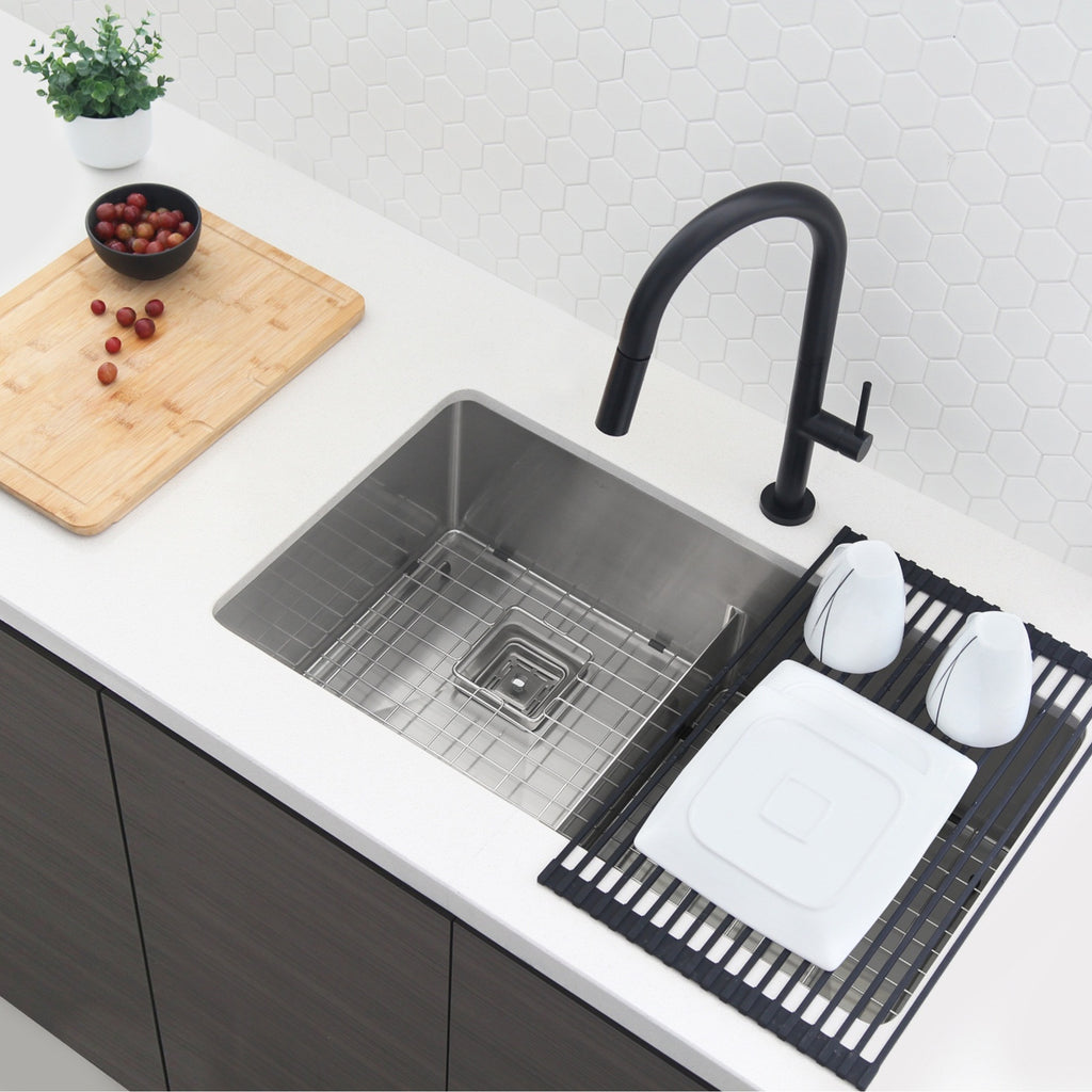 STYLISH Catania Kitchen Sink Faucet Single Handle Pull Down Dual Mode Lead Free Matte Black Finish